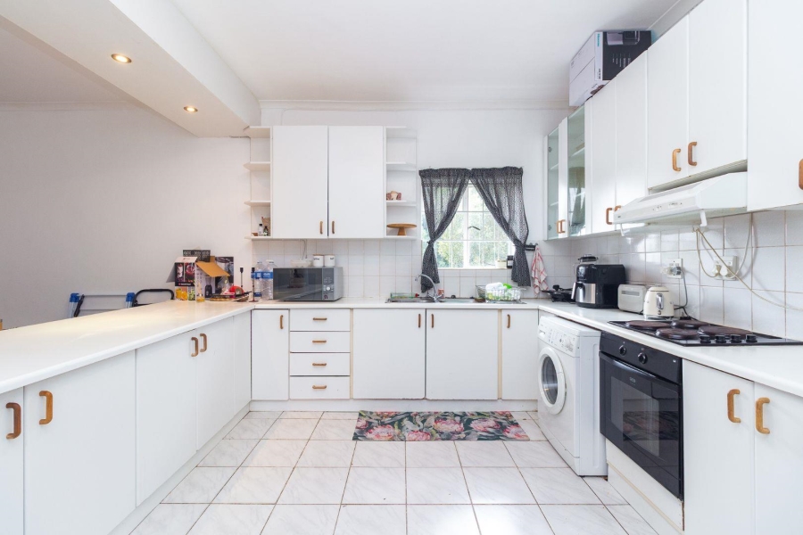 2 Bedroom Property for Sale in Vredehoek Western Cape
